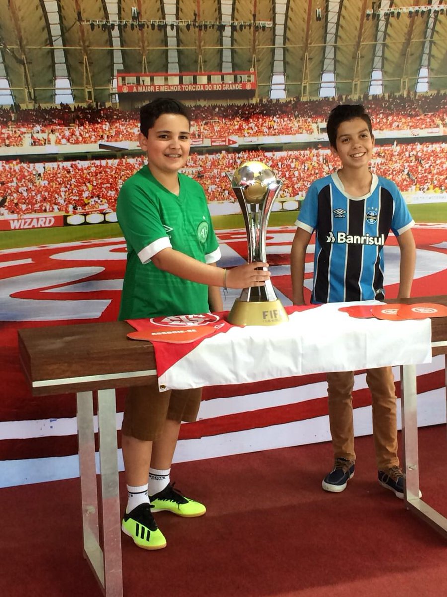 O GRÊMIO NÃO TEM MUNDIAL 