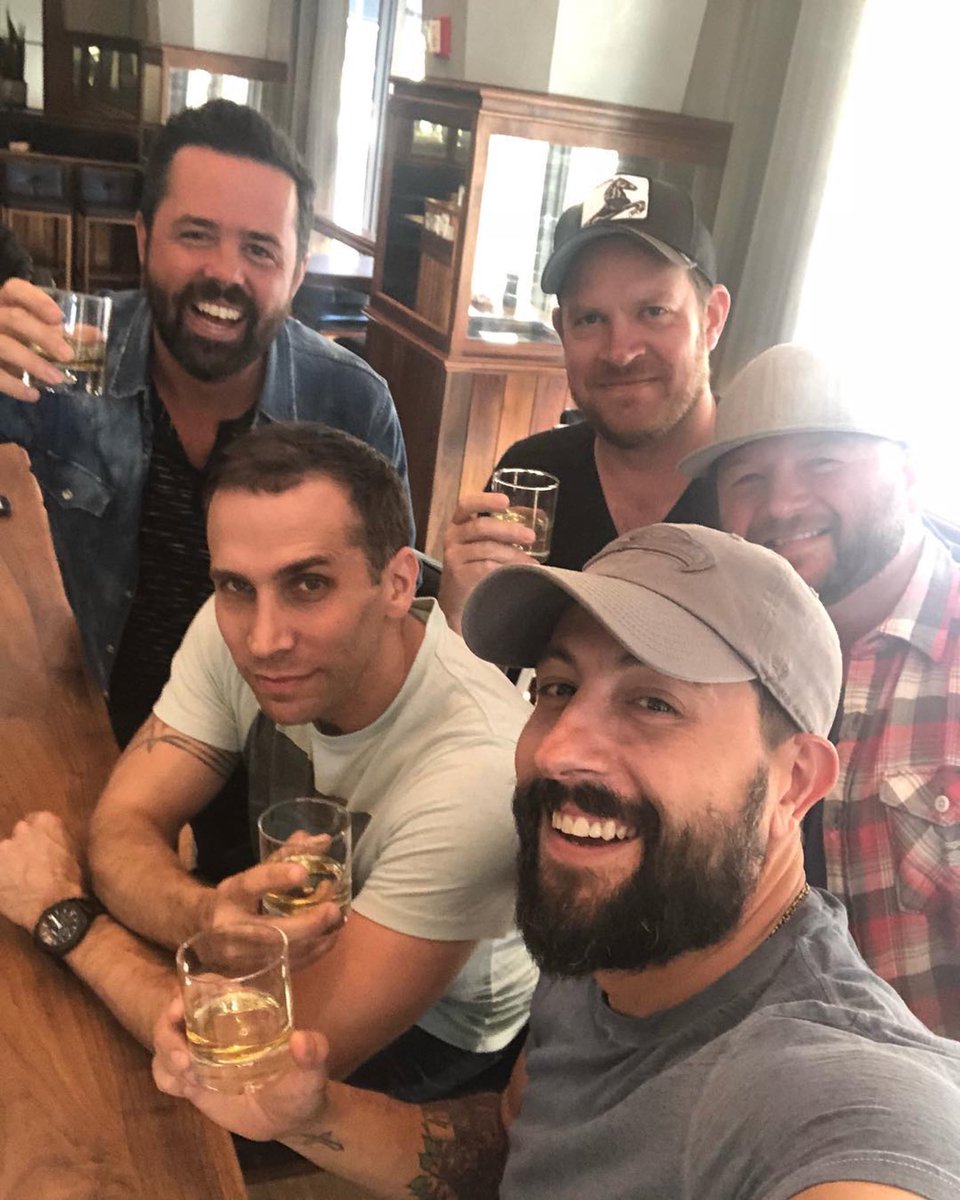 OldDominion's tweet image. Here’s to crossing paths with old friends on a day off. #cheers