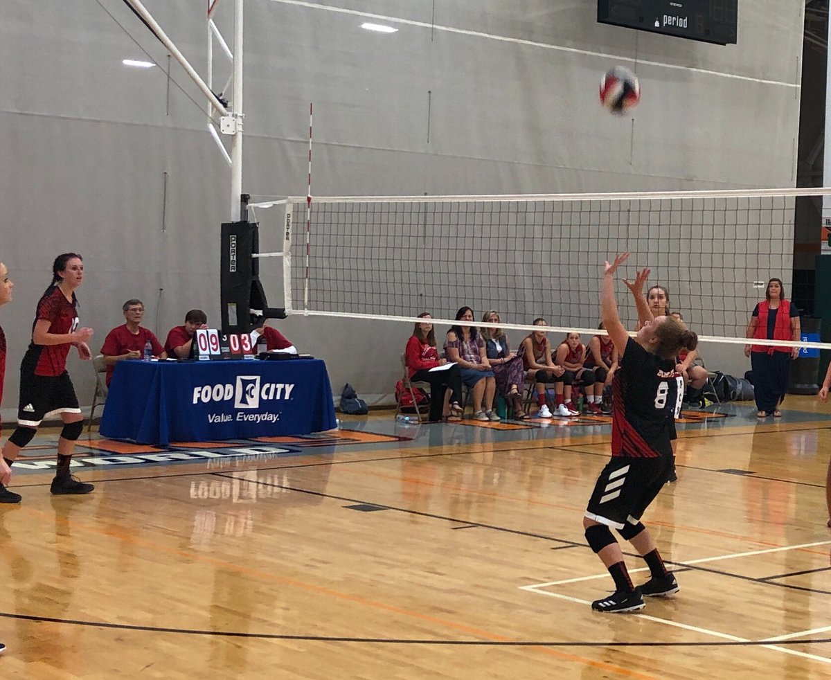 CASmokies's tweet photo. CAS Bobcats Volleyball swept the night with a 2-0 Junior High sweep and a 3-0 Varsity sweep over Mt Pisgah. Thank you to those who came out to our first home matches of the season for JH &amp; Varsity! GO @CASBobcats ! #CASmokies #CASBobcats https://t.co/RrcVT3P5rW