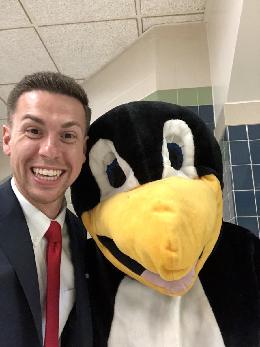 MrLeightEdu's tweet photo. We are ready for the 2018-19 School year in @PennDelco !! #BackToSchool! #PabloAndMe 🎨🐧 @PDSD_Pennell #PennDelcoProud https://t.co/FyleJIcdjd