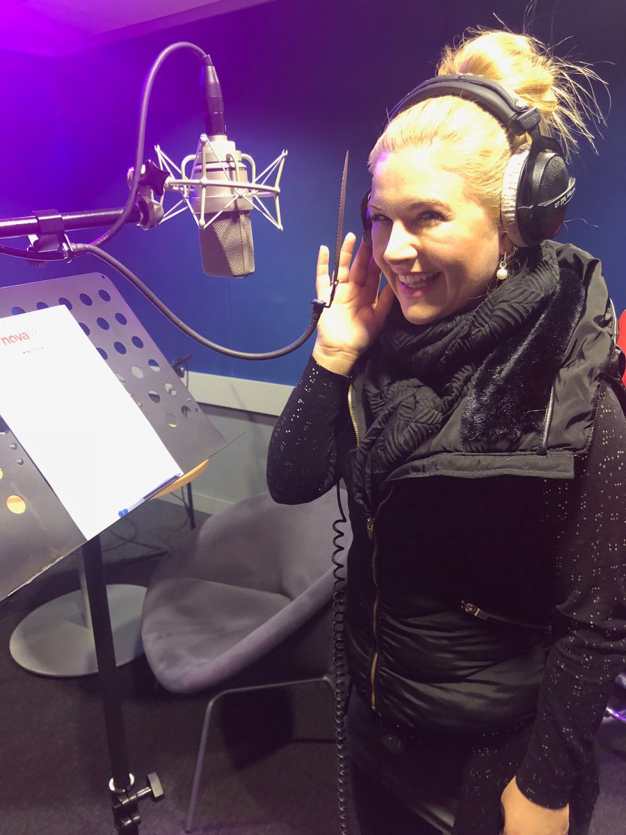 scoutvoicegames's tweet photo. While on the West Coast for CinefestOZ, Lucy Durack popped into the Nova Perth studio ✌️
#ScoutVO #voiceover #LucyDurack #Nova937 #Perth #westcoastlife #actor #film #CinefestOZ #Friyay https://t.co/JYUMmHNLdh