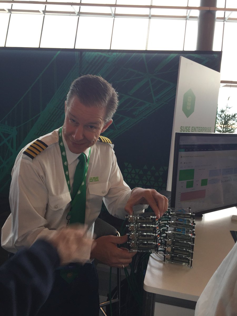SWDevAngel's tweet image. OMGosh he doesn’t just fly planes! He also gives demos! @kentwimmer #SUSE #CephCluster #OSSummit