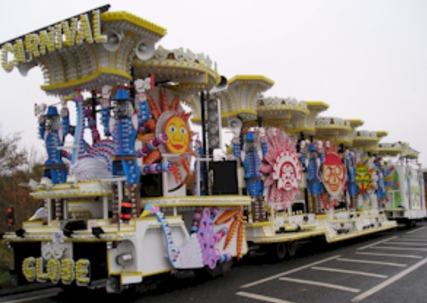 GlobeCC's tweet photo. #throwbackthursday 2008 'Carnival' music La de da Carnival from Disney
Our 40th year we decided it was time to celebrate Carnival.5 sections depicting Indians, Christmas,Rio,Chinese & Pirates were built & the cart lined with Guy Fawkes Squibbing models #countdowntofifty https://t.co/JSgMdnDWpS