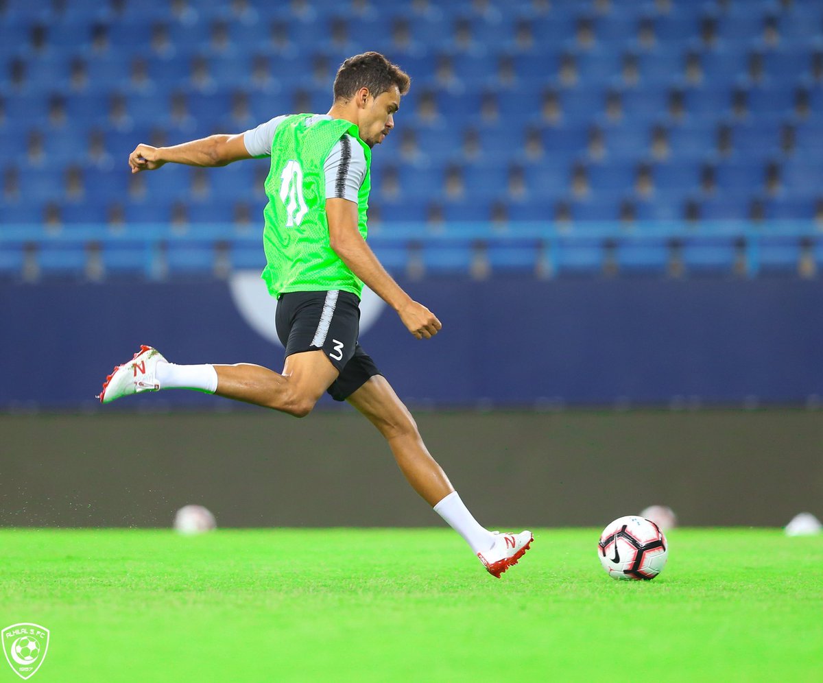 57D3M's tweet photo. 📸 صور من تدريبات فريق #الهلال الأول لكرة القدم مساء اليوم الخميس https://t.co/gCUw8dohR4