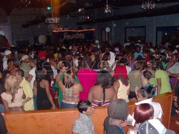 ap_NevaCarez's tweet image. We used to pack Sensations {Dejavu}out! #TBT #LLDunk