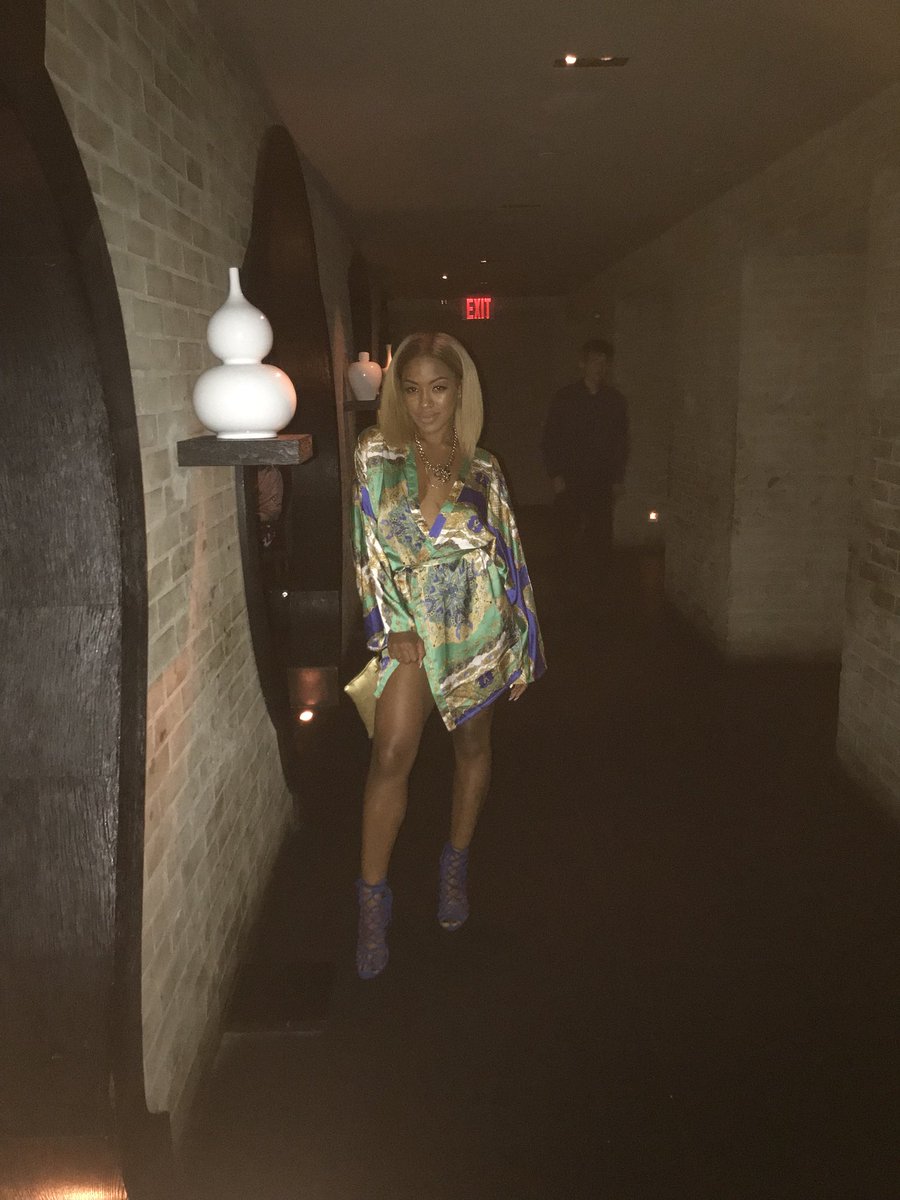 THEamberscott's tweet photo. DoubleDeuce✨ Fine like wine...I get better with time... https://t.co/bMWRLesHdE