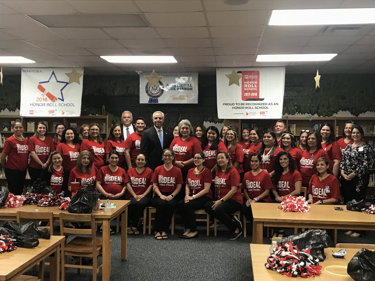 Dishmanelem's tweet photo. Celebrating 6⭐️⭐️⭐️⭐️⭐️⭐️ Distinctions with @DrCavazosSuper #HCISDProud #DISHMANSTRONG https://t.co/r13Tiuhvdh