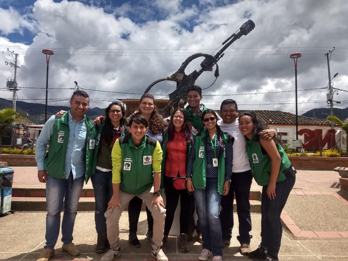 SomosParamo's tweet photo. Un trabajo muy bello enseñando, a todos los niños, niñas y adolescentes del Tolima. Gracias por su participación. #ICBF @elcarlosjuan @alegriafonseca https://t.co/NMzYtGu0qW