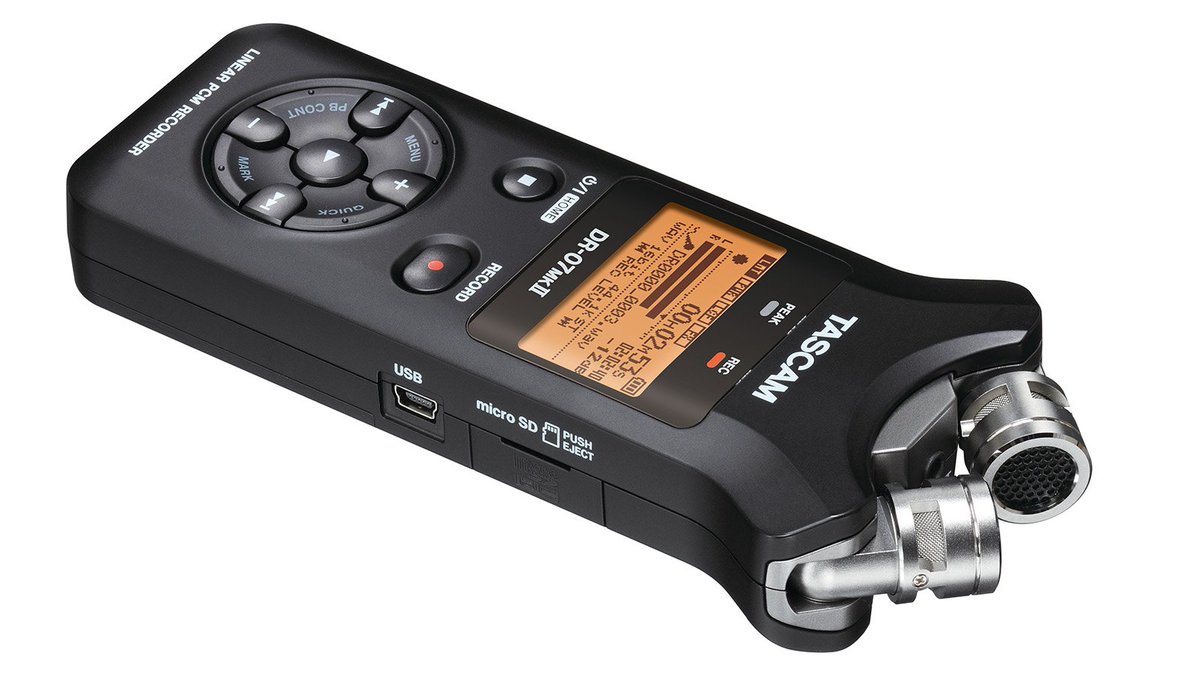 Yamano_Rockinn's tweet photo. 【デジタルフロア】
☆日本語表示も嬉しいハンディレコーダー☆
TASCAM「DR-07」は練習やライブの記録にもどうぞ\(^o^)/
マイク角度も調整可能でいろんなシチュエーションで使えます!
#新宿 #山野楽器 #RI_SK5 #tascam #dr07
デジマートは→https://t.co/hice7jO00j https://t.co/qKSMpnutGb
