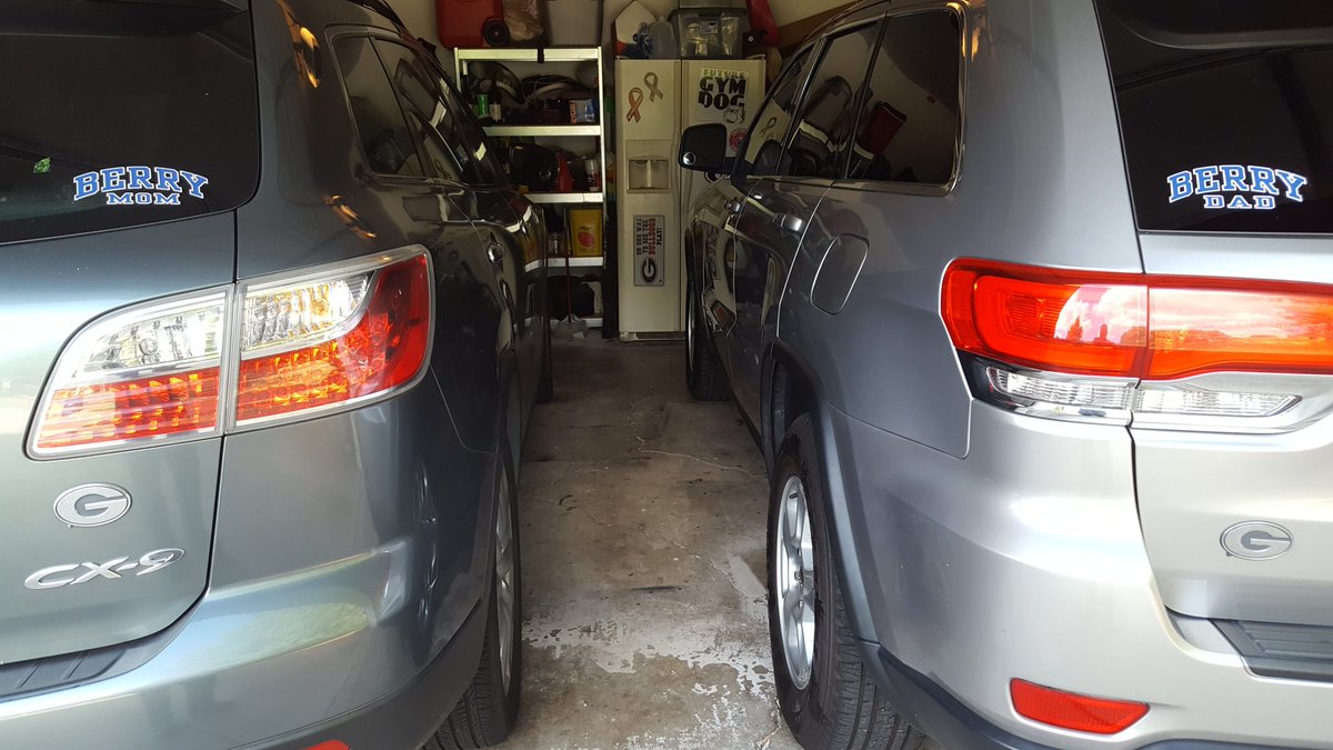 ALiferGaDawg's tweet photo. His and Hers. #GoBerry #GoDawgs https://t.co/U0Q5XnhcKi