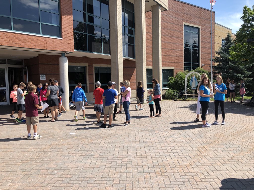 RavensSTA's tweet image. Grade 7 Orientation was a huge success!! Our grade 7s had the opportunity to tour the school, meet their teachers, &amp;amp; receive their timetables! 5 more sleeps until the 1st day of school! #backtoschool2018 #webcrew