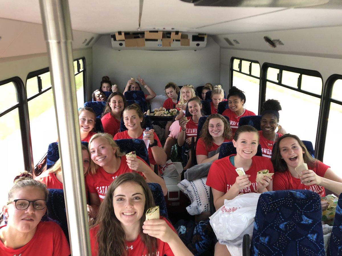 CVCCvolleyball's tweet photo. #roadtrip #1 of many to come for this kettle!!! #chickenwraps #germX #holytoledo #lettuce #viewsfromthe6 #lms #jayln π― https://t.co/wy0sGQvm6c