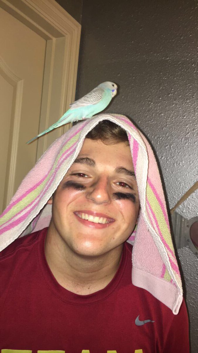 mayleysmithh's tweet photo. HAPPY BDAY TO MY BFF!!!!!!!!! Hope u have the best day ever!!!!!! Love getting to take on ~college~ with ya;))) ily boobie!!!!!💚🤩🎉 https://t.co/WNQDZV28fQ