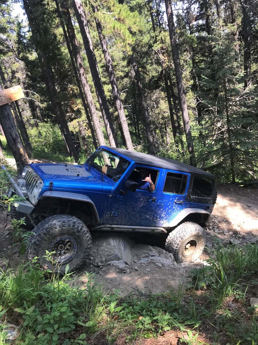 JeepDaddyInc's tweet photo. WISH I COULD SAY I MADE IT UP!
https://t.co/DoW0lPYEk8 #JDi @synergymfg #mountain #topoftheworld #SteepAF #wimpedout #wus #jeepin #picoftheday #followme #offroad #thejeepmafia #jeephers #jeeplife #jeepjunkiesyyc #4x4beast #bestoffroad #instajeepthing #jeepswag #JeepinAintEasy https://t.co/70HSEkOmUB