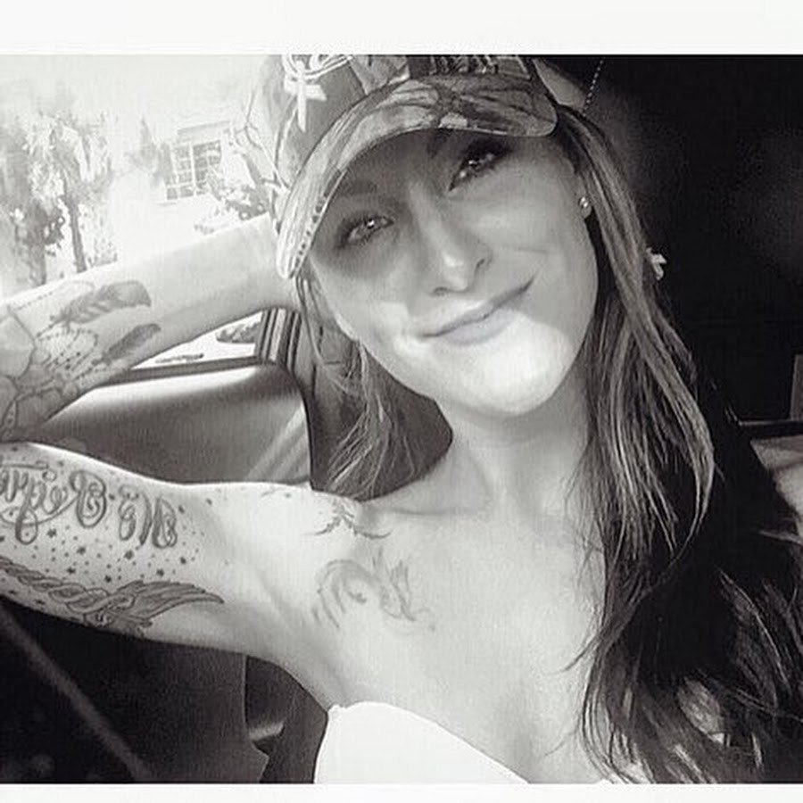 BsirRadio's tweet photo. South Florida Country Singer, Katie Rundell Releases Her Debut EP “SMOKE”! https://t.co/32SNoO22hI https://t.co/DEd3RMM64q