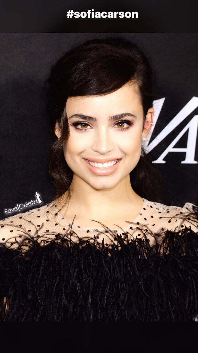SofiaCarsonPe's tweet photo. Sofia hace unos días en un evento de Hollywood #PowerOfYoungHollywood https://t.co/sagsW0aIA2