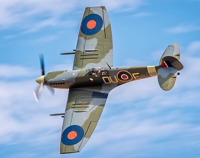 gIobalair's tweet photo. Who can name this classic? 👆🏼(📸: @marksutherland558) #military #armedforces #aircraft #airforce #aviation https://t.co/6L6e7lmVkA https://t.co/8pPyy5jE2L