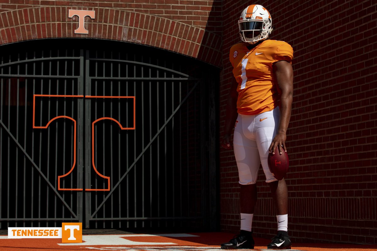 Vol_Football's tweet image. Iconic. #PoweredByTheT