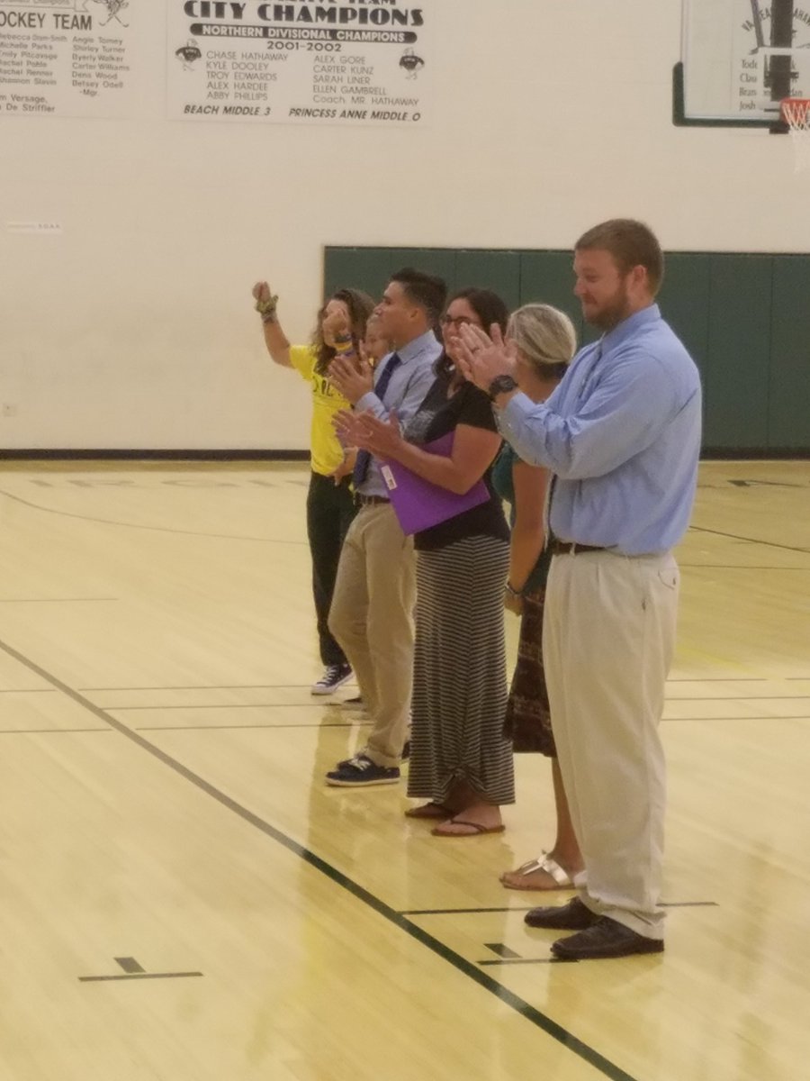 DriveToEducate's tweet photo. We love our Seahawk families! Especially those awesome 6th graders kicking off the next big step in their lives! Welcome to middle school! #VBMSEngage https://t.co/2nqlnaKYa3