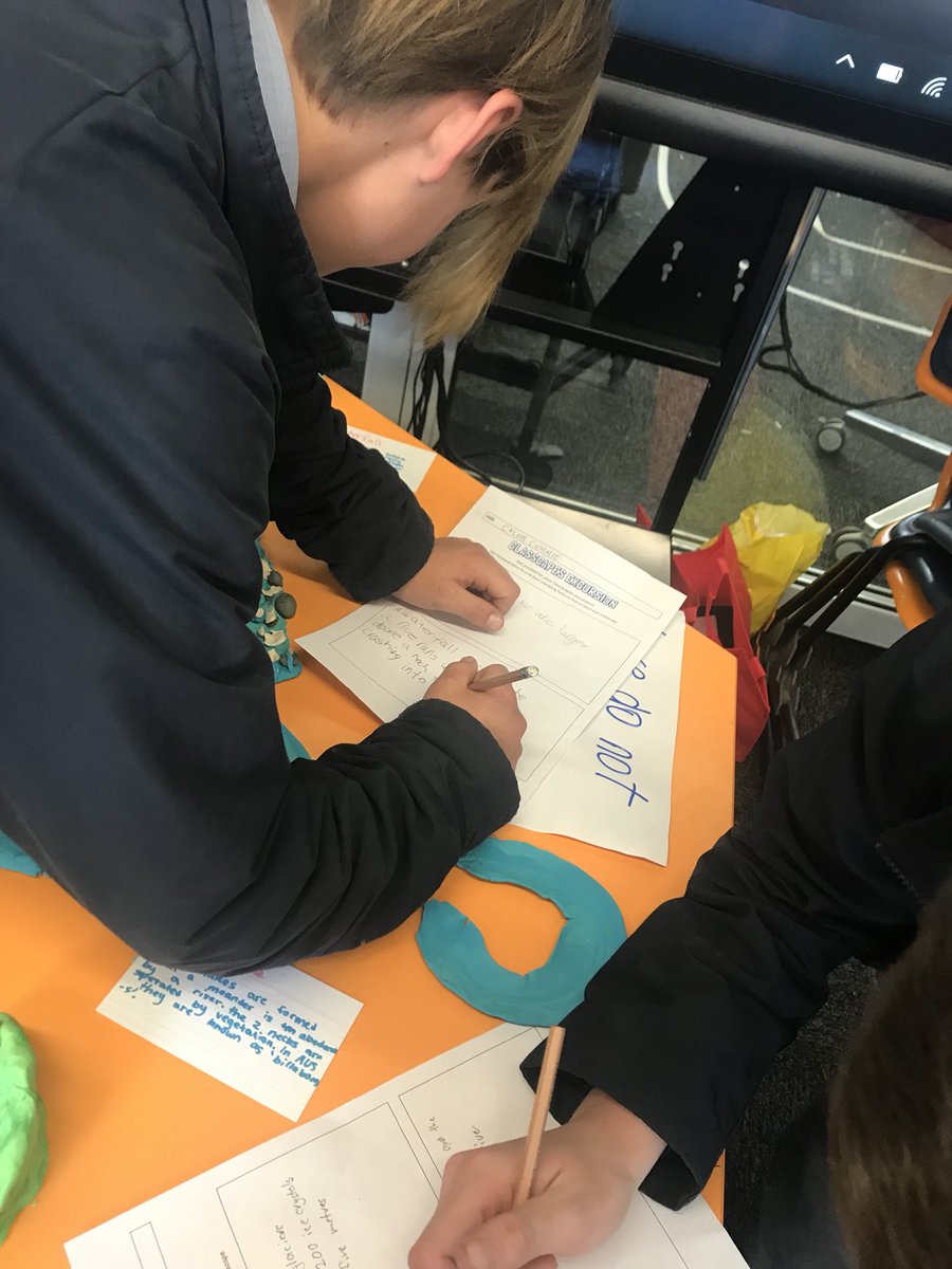 fontebe's tweet photo. Rivers in 7C @ConnecTED_MDCC “cry me a river”, “old man river” &amp; “river deep” a sensory experience #geography #inquiry https://t.co/LIHIUxTqL9