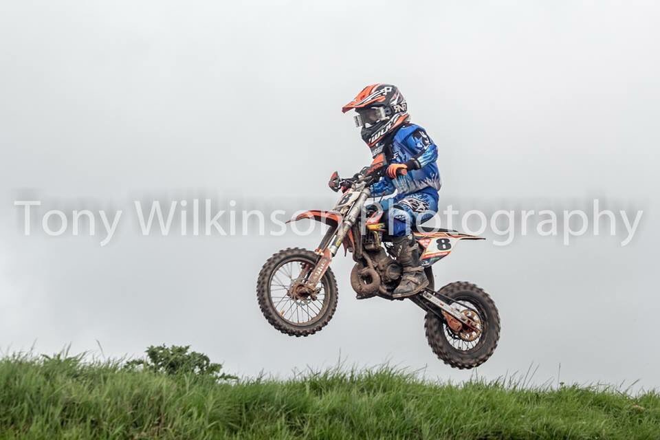 AaronDodd_8's tweet photo. #nemxc #bankholidayracing #duns #motocross #ktm50 #aarondodd8 #ad8 #aarondodd #hexham #gforcesuspension https://t.co/k5Eu94qMQi