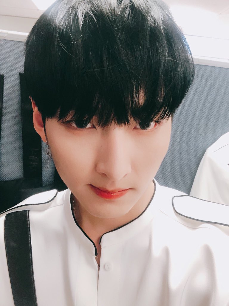 archiveszuho's tweet photo. he’s so beautiful 🖤🖤 https://t.co/I088iSZTzx