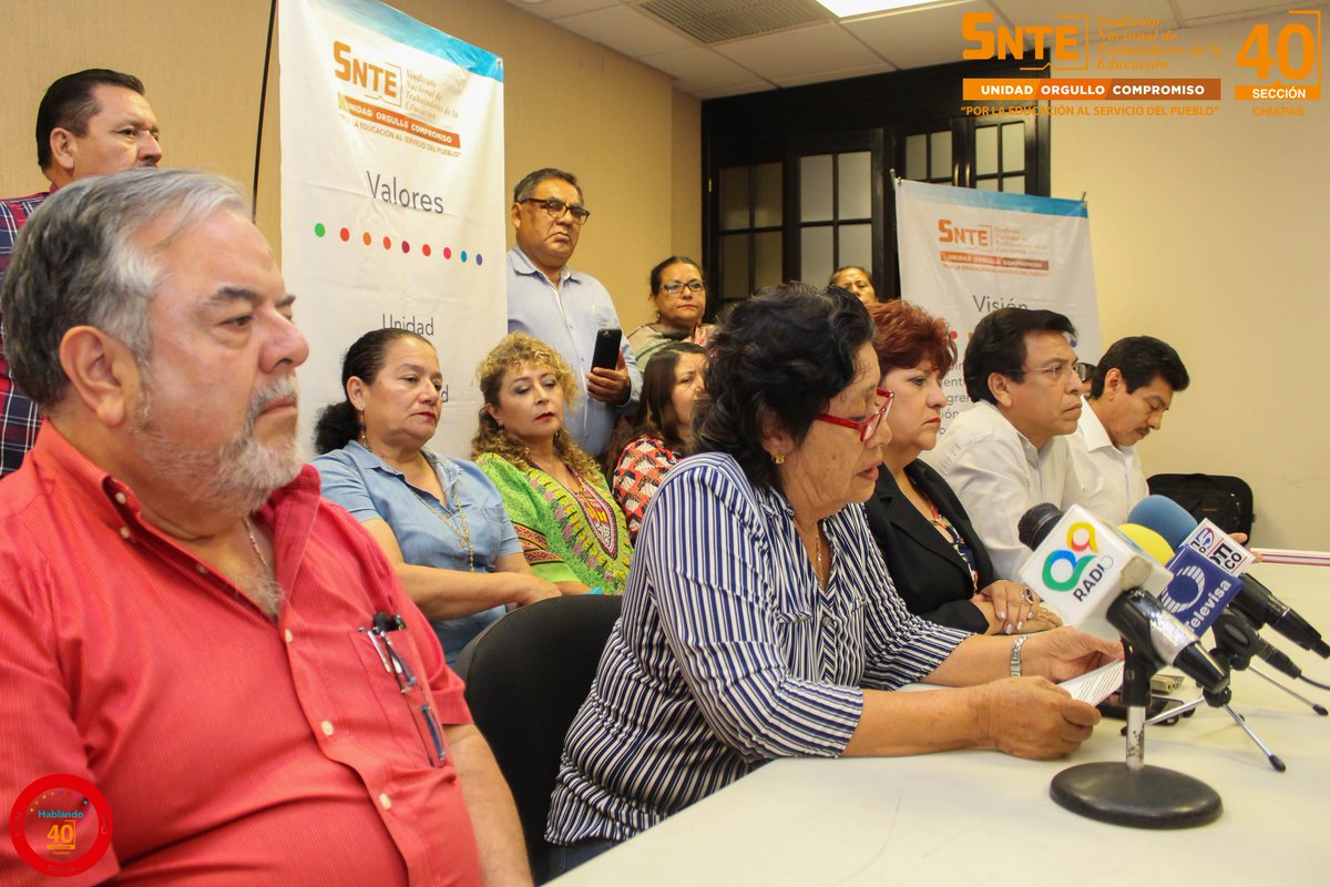 SECC40CHIAPAS's tweet photo. #JefesDeSector buscan #respaldo de su Organización Sindical. #Sección40
#CercaDeTi #CercaniaEntreDirigentes40 #HablandoFuerteDirectoYClaro40 #ComisiónEjecutiva40 #Sección40 #YoSoySNTE #SNTEConMéxico #SNTE #BuenJueves #30Ago #CertezaLaboral40 👉https://t.co/nKpK1kGTJS https://t.co/yehFpP5Vut