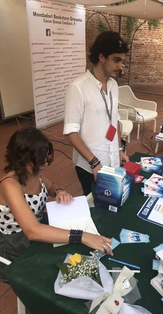 Zazeli80's tweet photo. I've done my first official presentation today and the feelings I felt were amazing! I was nervous at first then I relaxed and I enjoyed every minute of it 😀 #promotion #selfpublishing #writerslife #promozione #scrivere #librofantasy #YA #presentazione #idestinatari #dreams https://t.co/aHorLae0hT