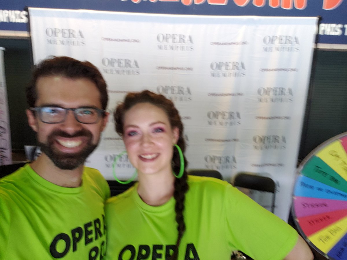 ChelsMillerSop's tweet photo. All set up and ready for the (un)official start of #30DaysofOpera @operamemphis #opera901 @theNewMemphis #om2018 #exposure901 #newmemphis #opera https://t.co/8GHfydyzYE