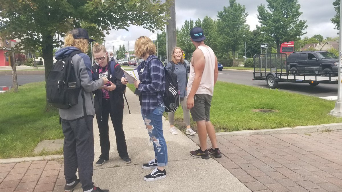ssdpferris's tweet image. Registering voters around campus with @NextGenAmerica! What a great day! #youthvote #startmakingsense