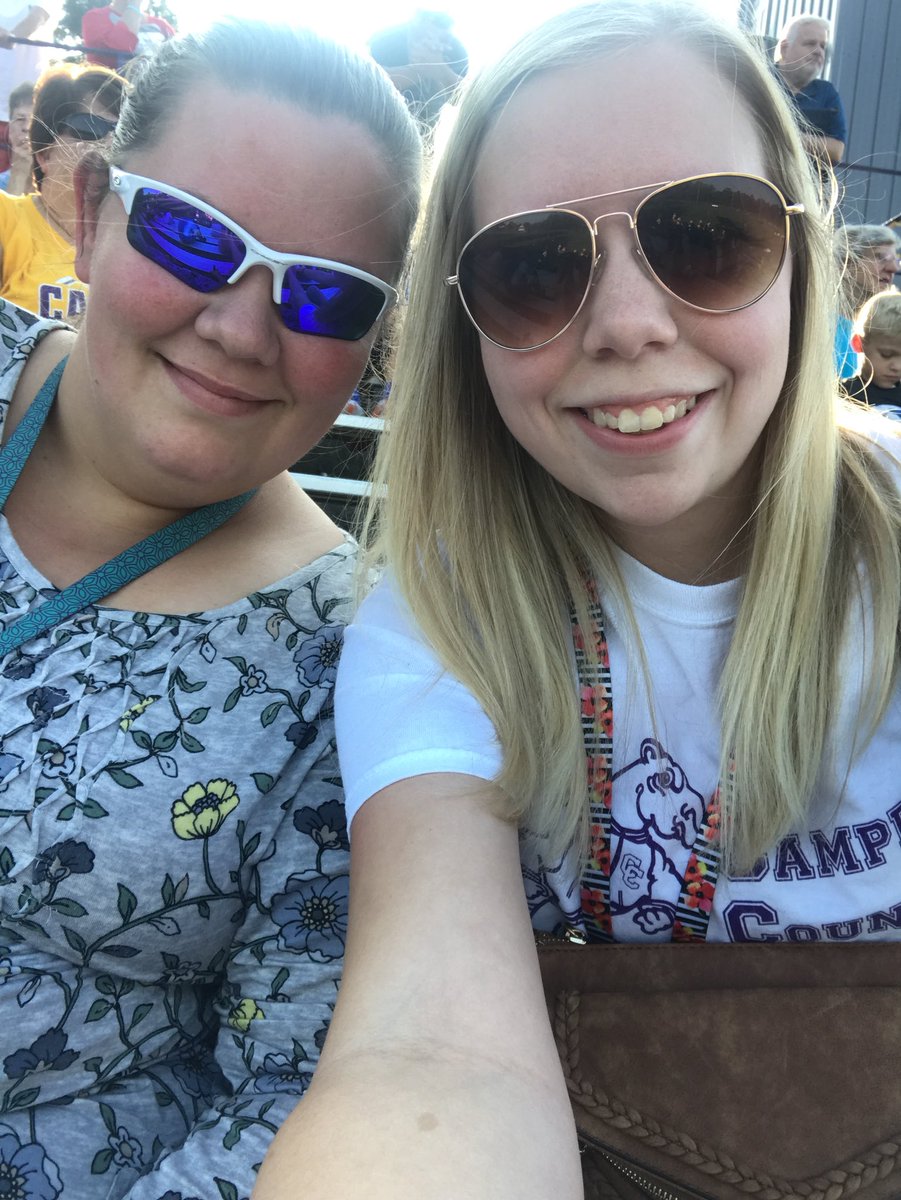 DigitstoDinos's tweet photo. Second week in a row supporting our camels! #greatstudentsgreatstaffgreatschool 🐪 https://t.co/Gp0sTiqAyK