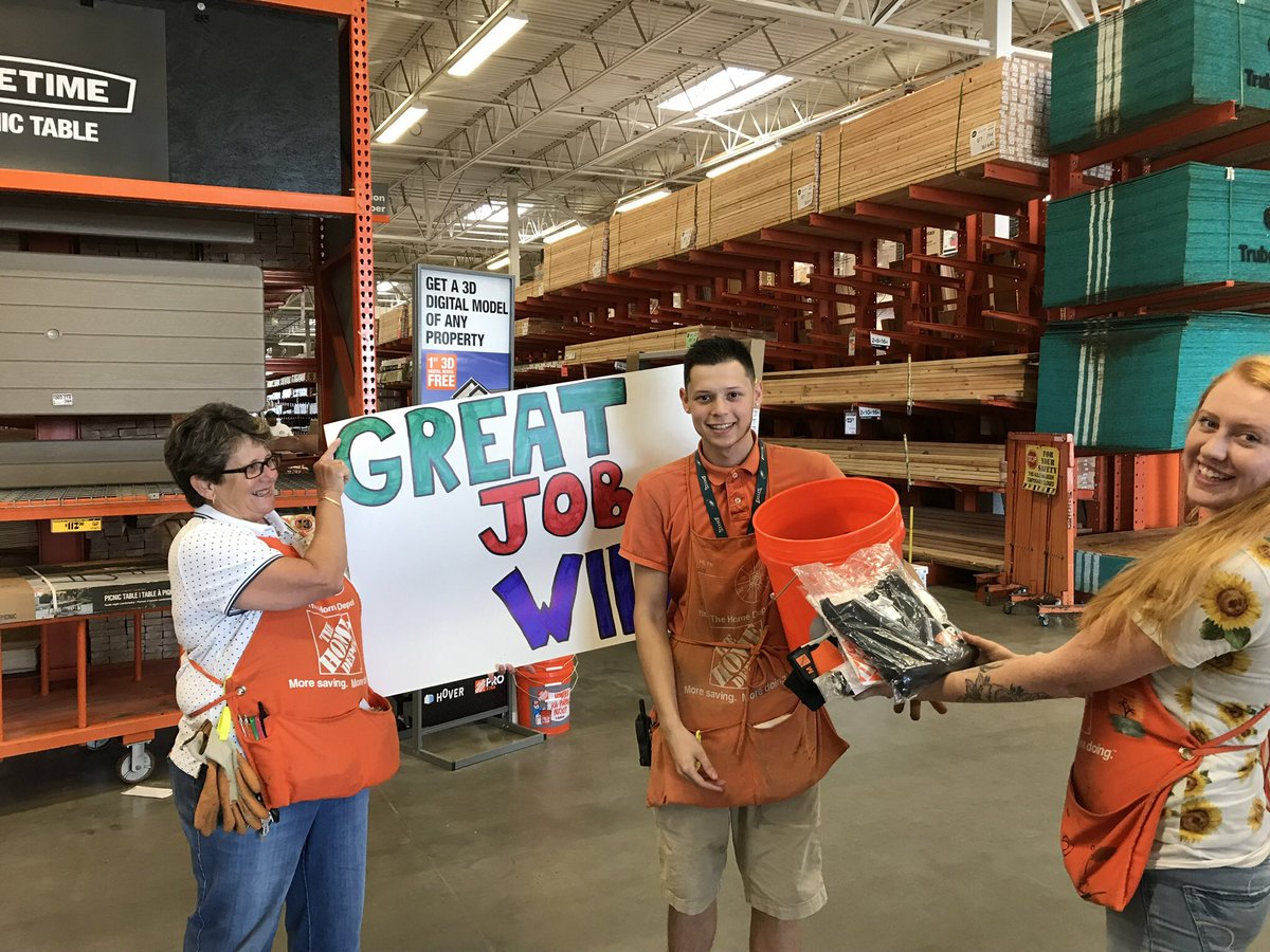 motherchipmunk's tweet photo. Celebrating a fine young man today, Will, #8955’s Pro Loader!!! Thank you for all you do every day! https://t.co/8icwktS3KS