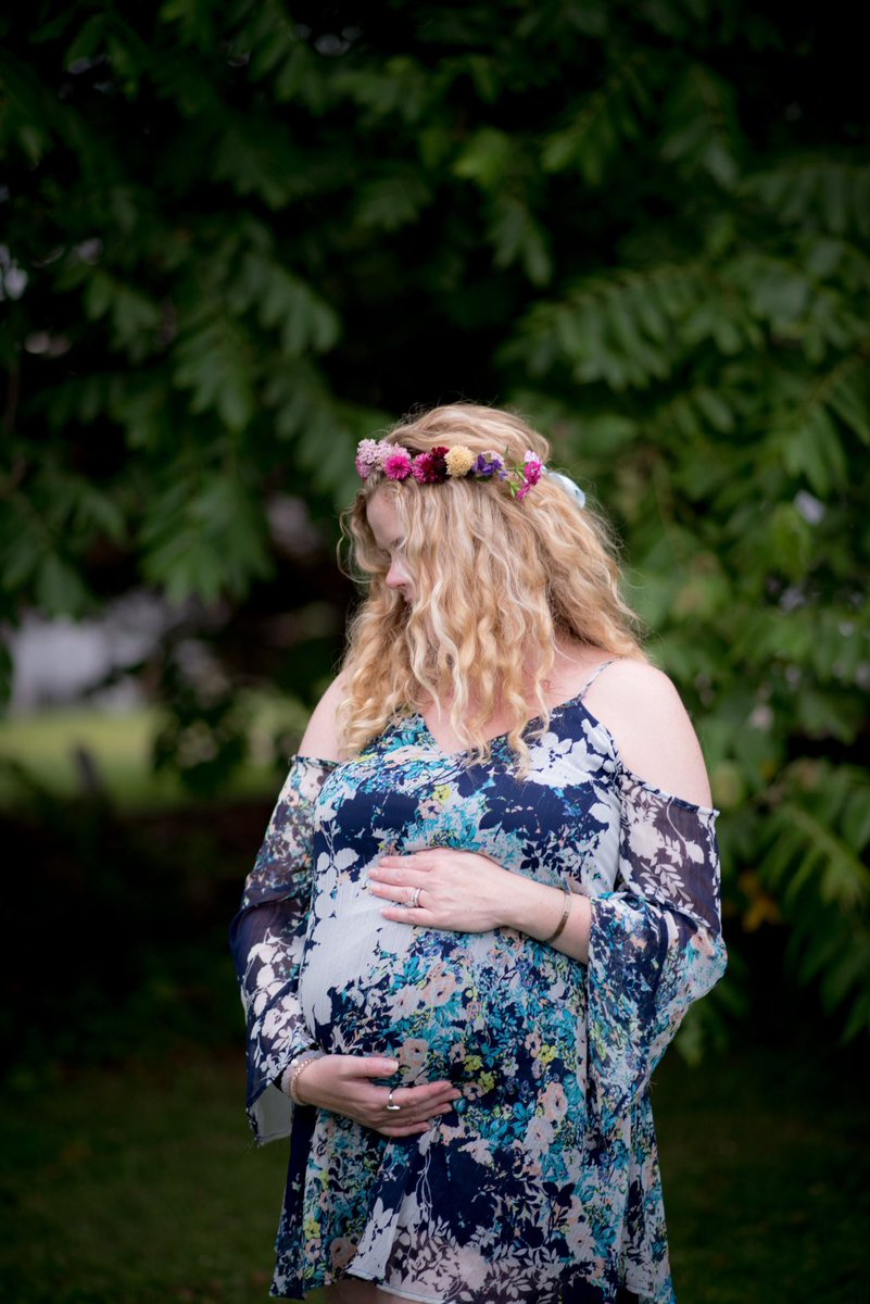 2nd Annual Flower Crown Workshop with Petals by the Shore &amp; M&amp;M Plants rosegoldevent.wordpress.com/2018/08/30/2nd…