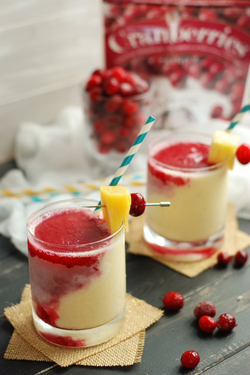 lwyler81's tweet photo. Cranberry Lava Flows are up on the blog now! Perfect for sipping poolside this weekend! #cranberriesforallseasons #capecodselect #frozencranberries @CapeCodSelect https://t.co/5XhbLDpEzA https://t.co/BEYfCOC0fW
