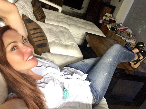 SilviaFominaya1's tweet photo. ¿Habéis recargado baterías chic@s...? Porque agosto se va terminando!!!! #findeagosto #tumbing #sillonig #sofa #relax https://t.co/mBg3IQm8gB