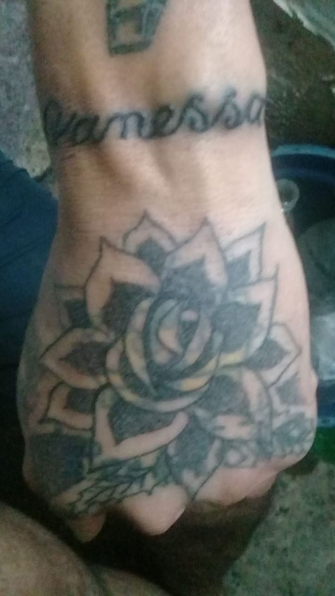 Vanessa80473219's tweet photo. Pra provar que ama não precisa fazer tatuagem, pois se decidiu provar pra mim dessa forma sou grata, teamo muito .!
#meu22
#meuG https://t.co/XI0gkuF6wF