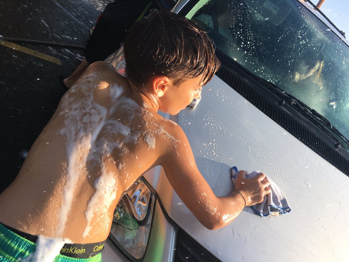 Raising 💵💰💸 for the <a href="/knightstownpd/">Knightstown PD</a> for a K-9.  Youth football players washing cars. 🏈🏈 @rtv6 <a href="/coachmonty11/">Coach Monty</a> <a href="/CAB_Athletics/">Knightstown Athletics</a> <a href="/Lauren_Casey/">Lauren Casey</a> @Sam_Brattain <a href="/MeredithBarack/">Meredith Barack</a> <a href="/CABSupt/">Jediah Behny</a> <a href="/Principal_KES/">Principal Carmichael</a> <a href="/GabeCarmichael/">Gabe Carmichael</a>