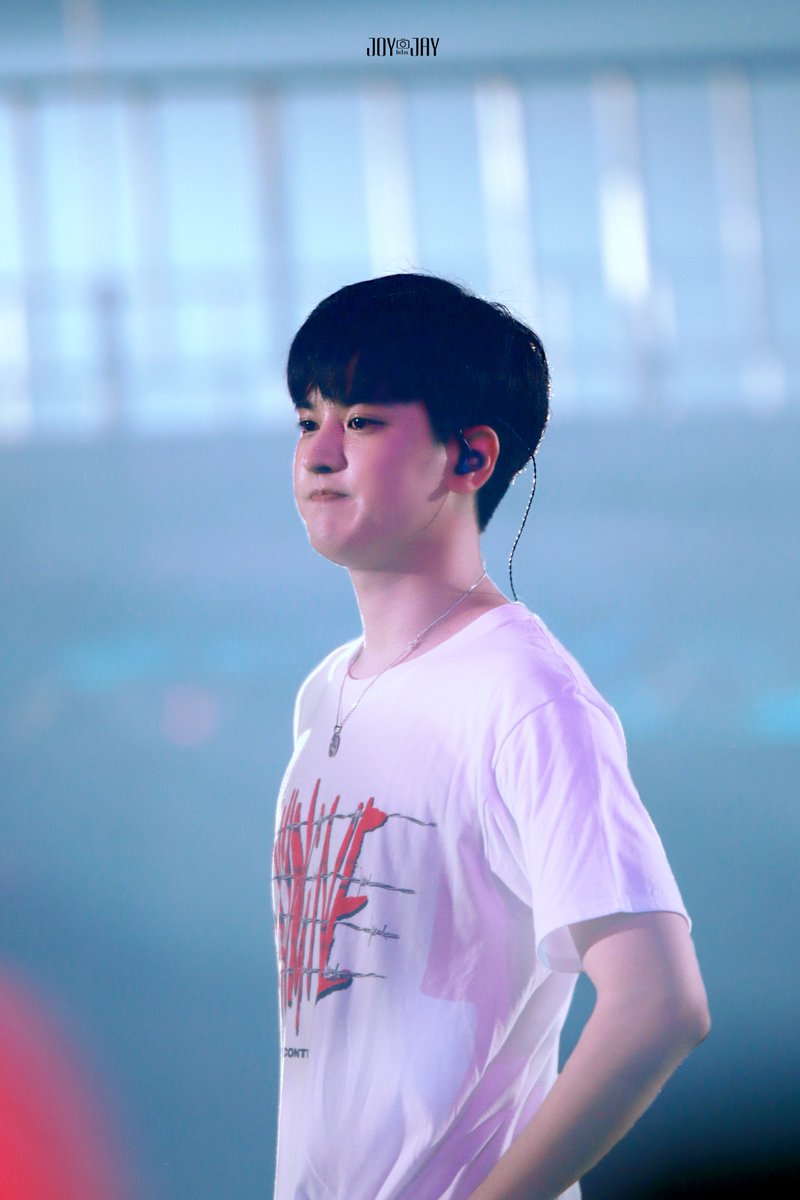 JoyIntheJay's tweet photo. 180818 :: #정찬우 :: 2018 CONTINUE TOUR IN SEOUL #IKON 콘서트 | HQ 3p

차누야ㅠㅠㅠㅠㅠㅠㅠ
입꾹꾹이하냐구ㅠㅠㅠㅠ 너모기엽다고 ㅠㅠㅠㅠ

#찬우 #CHANWOO #CHAN @iKON_chan_w000 
#아이콘

#JoyInTheJay https://t.co/5awovB5x7Z