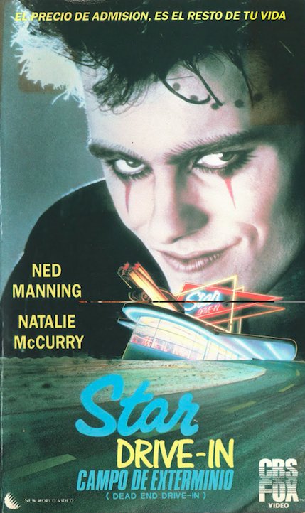 dantelechat's tweet image. #DeadEndDriveIn, 1986.

#NowWatching #Crabs #CampoDeExterminio #Australia #DriveIn #Ghetto #cars #concentration #Punk #MakeUp #PoliceBrutality #YouthDay #NewWaveLive #Punkies #Explosion #Chevy #Wheels #PrisonBreak #escapetothecountry