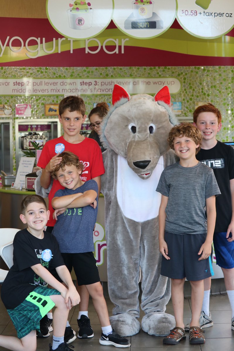 TheRosenbergFa1's tweet photo. Happy Birthady SAE and Wolfie from Jack-Hyatt! Family Focus night! It is about spending quality time together! @andylallison @MrsAlhadeff #SAEPride #SAEFamilyFocus #Wolfiebday @FaucettFifth #SAESpirit https://t.co/UrdLmWGdsz