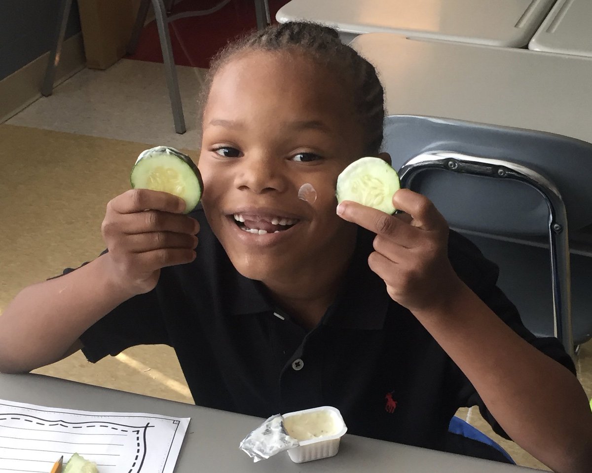 WilsonElementa2's tweet image. Our kiddos are really enjoying the fresh fruit  &amp;amp; veggie snacks each afternoon! @YtownSchools #thewilsonway