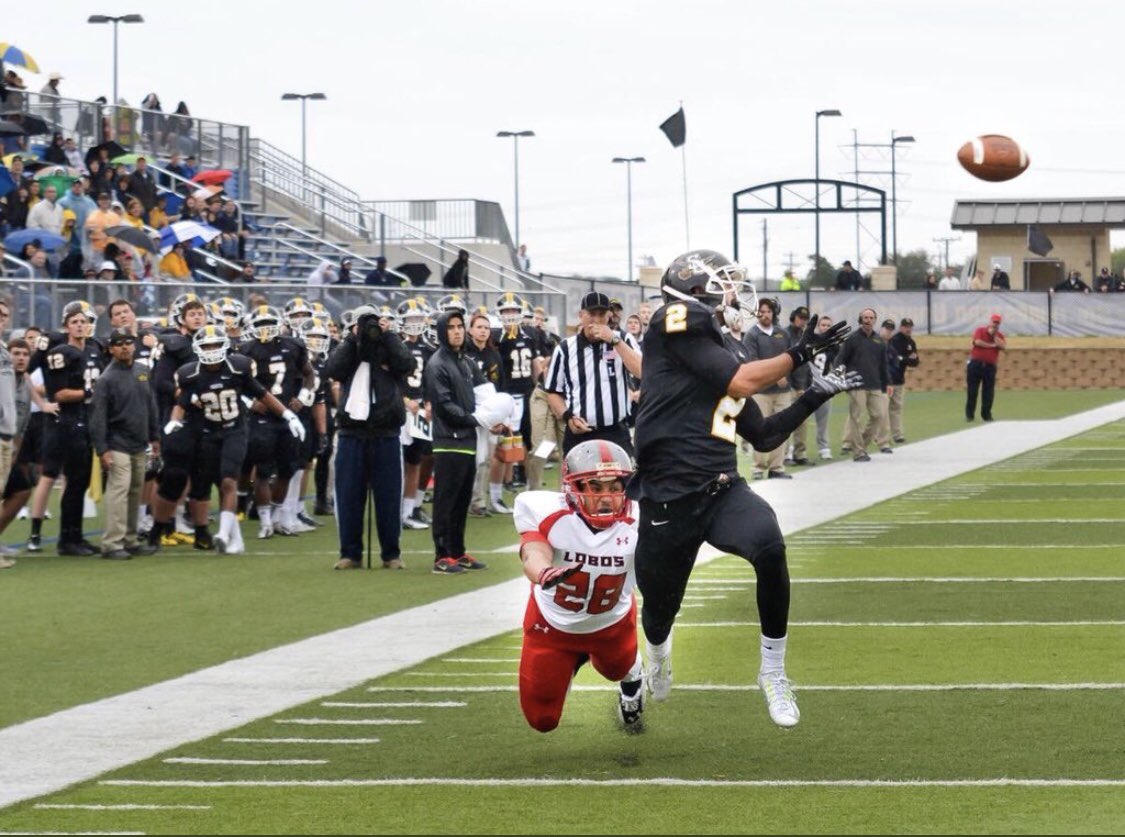 zachzamora05's tweet photo. Blessed to say that I’ve received an offer from Southwestern!! Thank you to @CoachWinsett @SUPiratesFB for this opportunity! https://t.co/pcdA3cUc7v