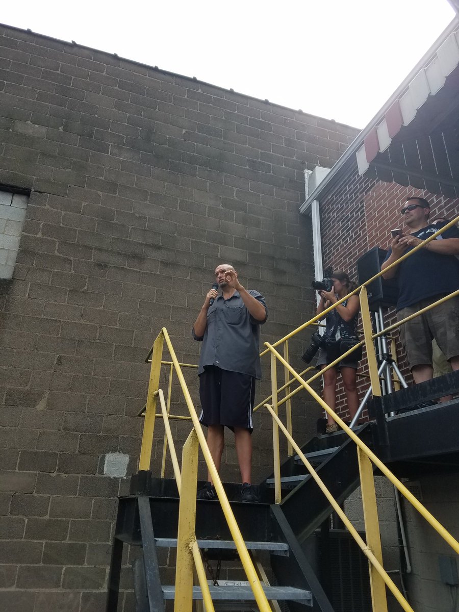 Darrinkellypgh's tweet photo. What an amazing turnout today to support our @steelworkers family .Thankyou @SenatorBrewster  @JohnFetterman @RepSnyder @ClarkMitchellJ2 @jamesrcraig for standing with our workers . https://t.co/rX8kFhn6a2
