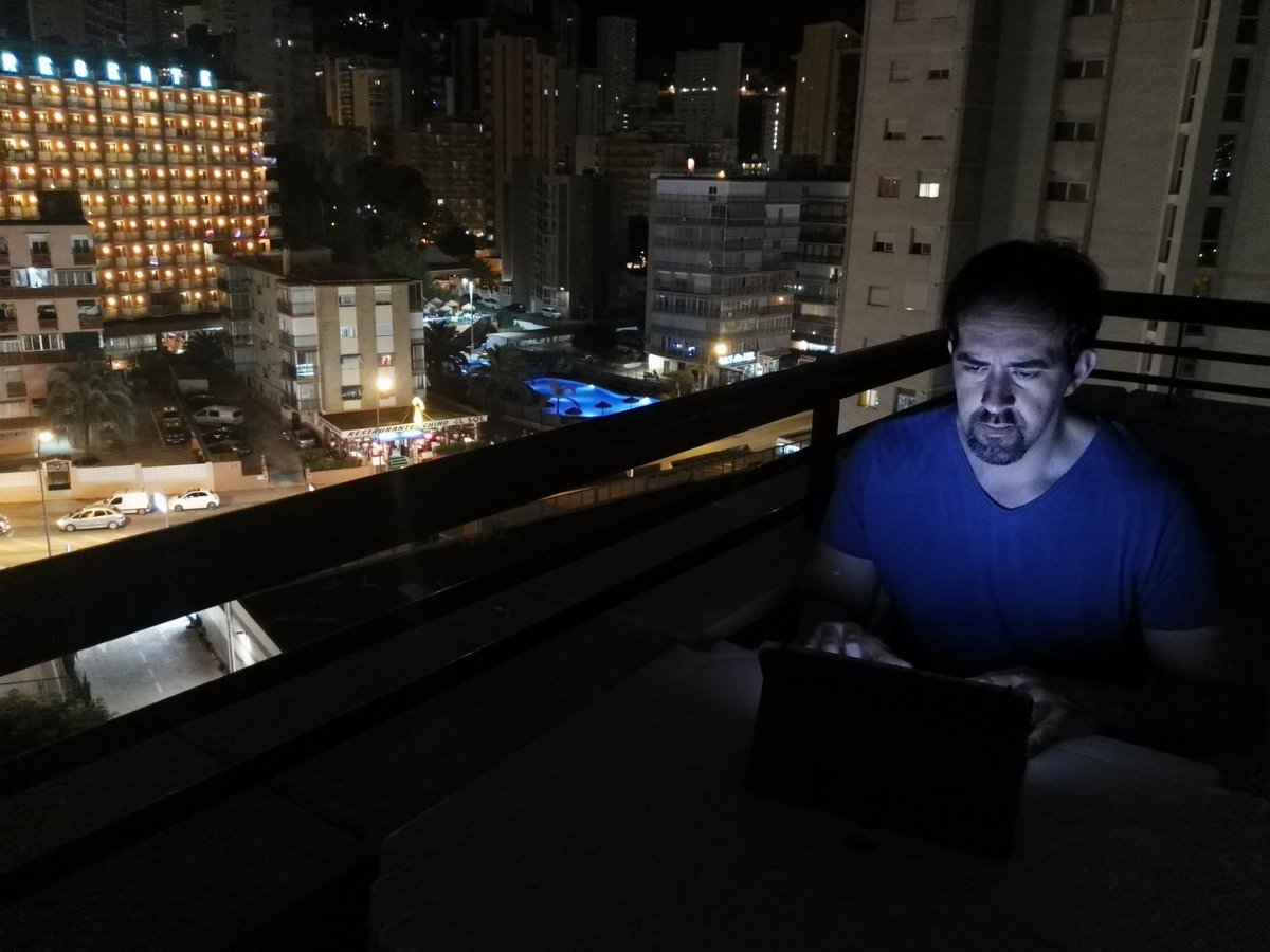 jontriguer's tweet photo. Siempre hay un hueco en vacaciones para seguir escribiendo la continuación de Odisea en la Oscuridad https://t.co/OYsW5X596S