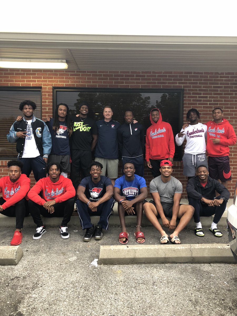 SwellsWC's tweet photo. Pizza spot night with my boys!! Game 2 on Saturday @ the Deuce!! #PTS #FAMILY #Perfect15 ⚪️🔴🔵 https://t.co/ZCjLjBFrMr