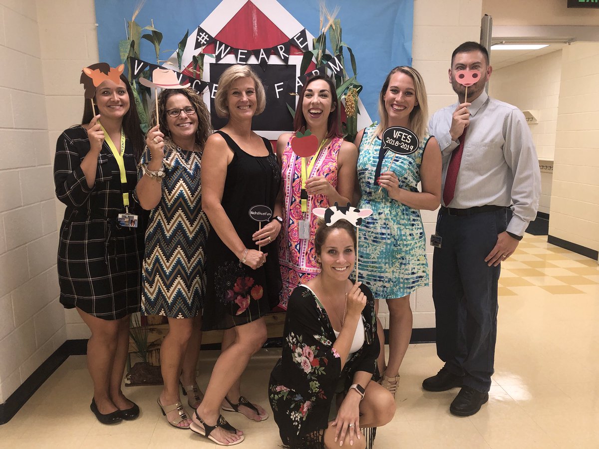 I loved meeting my new 5th grade HAWKS at BTSN! Welcome back to the Farm!! 🍎💙💚#WeareVincentFarm #backtoBCPS #itslitinfifth <a href="/VincentFarmBCPS/">VincentFarmBCPS</a>
