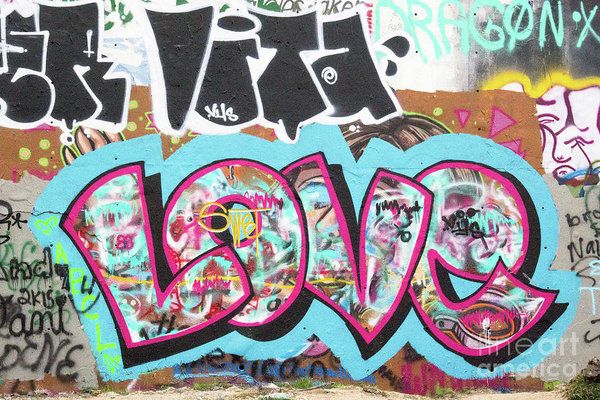 Sweet Love • street art with a positive message! #graffiti #love #colorful #gift #wallart #teen #teengift #gift #dorm #positive #ollivrosa buff.ly/2ww2wFe