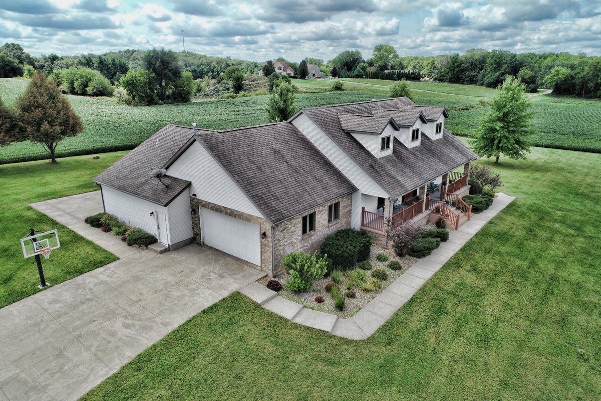 InteractiveAVI's tweet image. We were finally able to take a break from the crazy weather and get back to what we do. 

Check out a few of the aerial photos from our shoots today!

#Dronephotography #Droneservices #Aerialimaging #Madisonwi