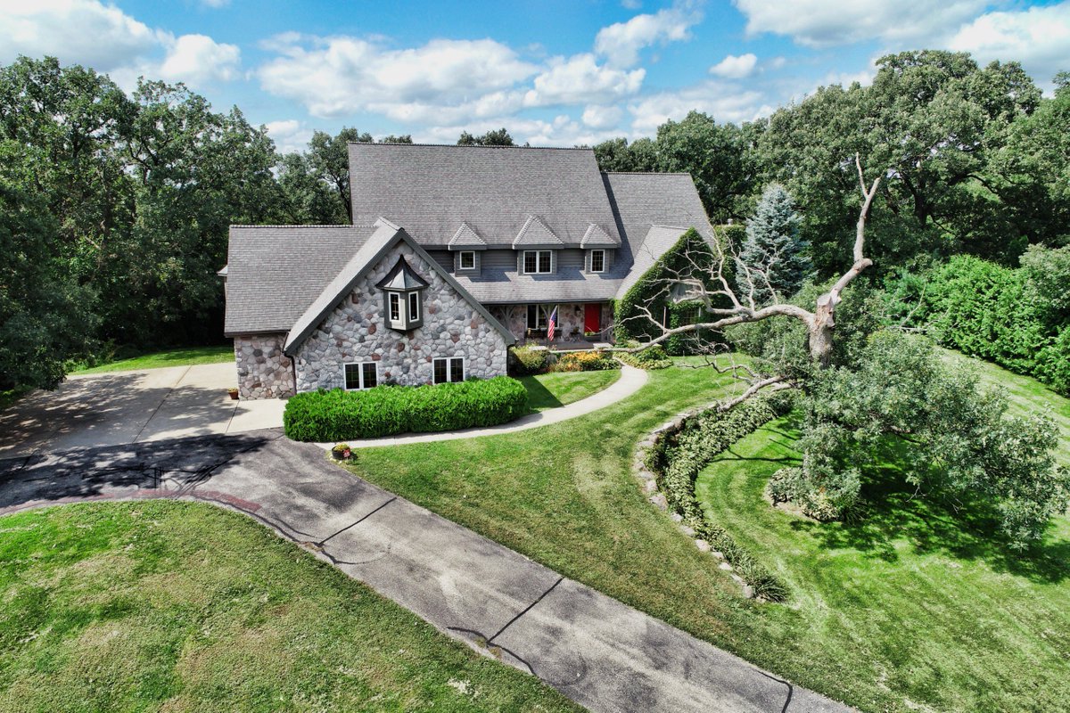 InteractiveAVI's tweet image. We were finally able to take a break from the crazy weather and get back to what we do. 

Check out a few of the aerial photos from our shoots today!

#Dronephotography #Droneservices #Aerialimaging #Madisonwi