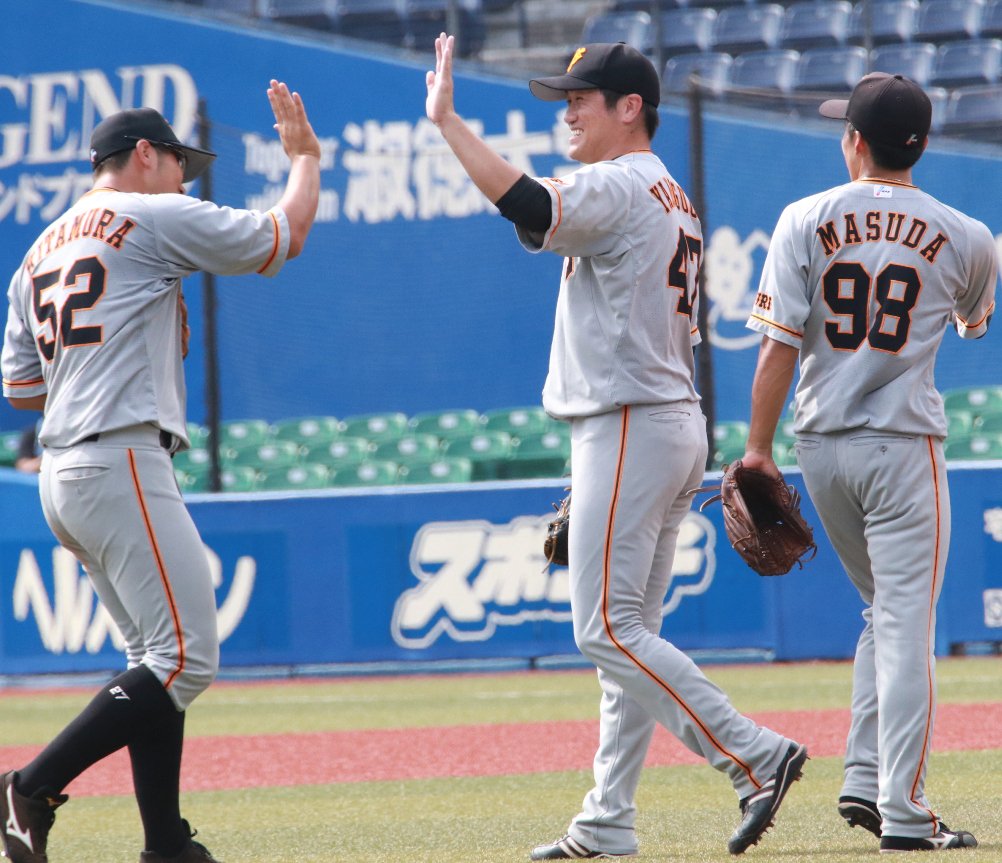 読売巨人軍 ジャイアンツ 二軍 Zozoマリンスタジアム で行われたイースタン リーグの ロッテ 戦は マルティネス 選手の2本のタイムリーなどであげた4点を 先発 高木京介 山口俊 山口鉄也 ら5投手のリレーで守り切り 3対1で勝って8連勝となり